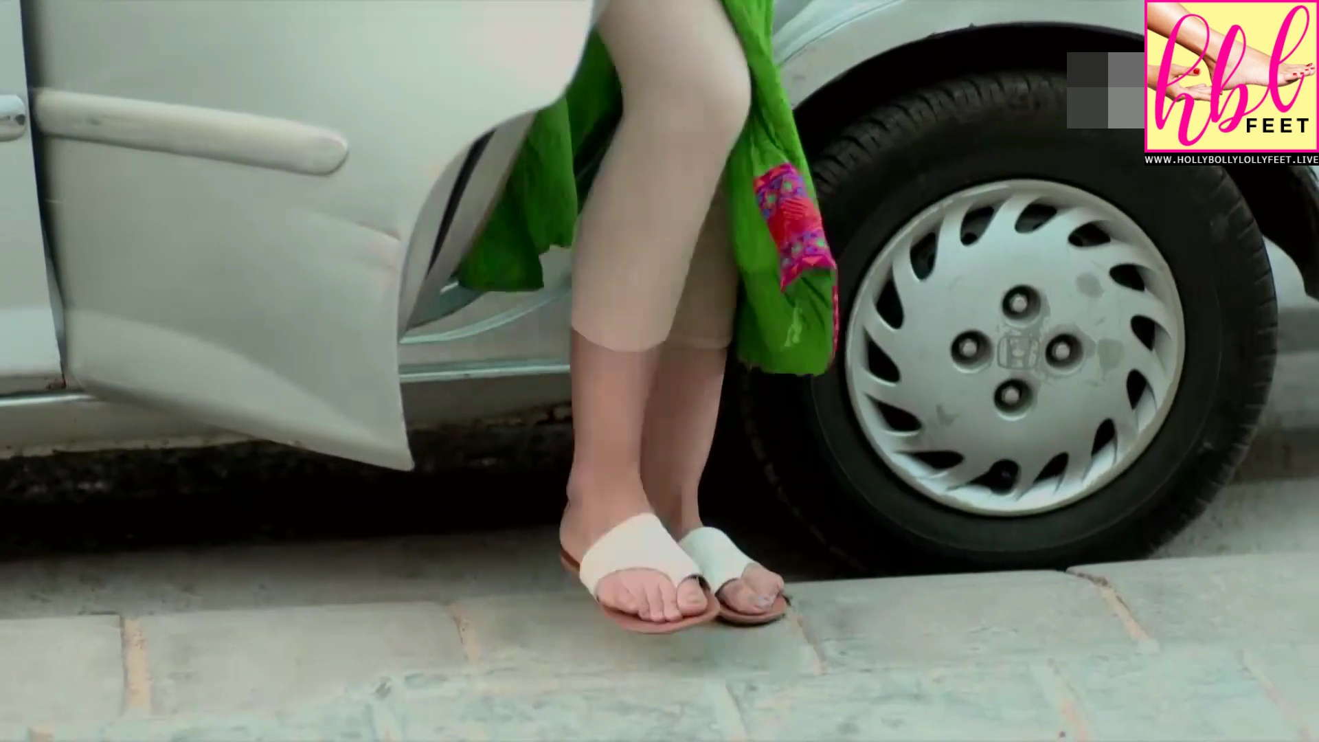 Ushna Shah Feet