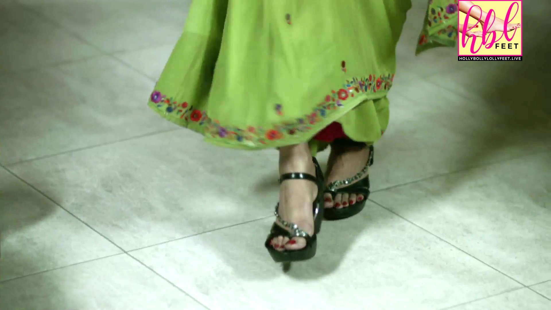 Ayesha Gul Nice Feet Closeup